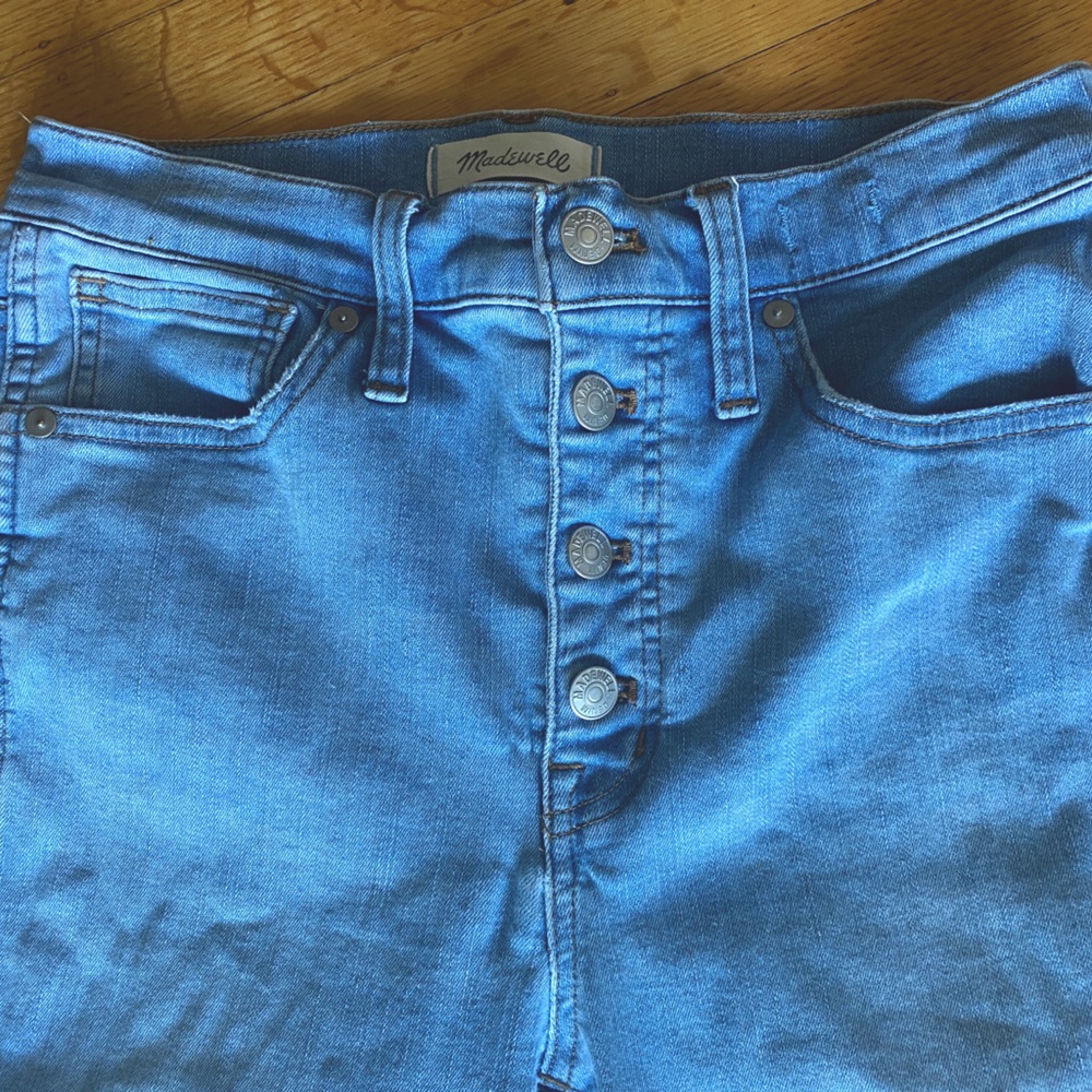 Madewell high-rise, skinny jeans. Light wash. Size 28